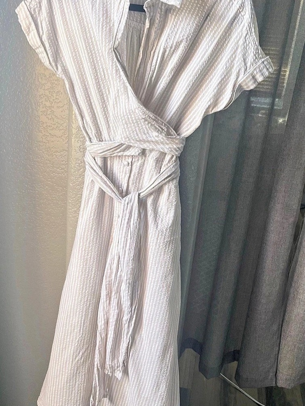 Lulus Striped Midi Dress in White & beige Size Large - Picture 3 of 6